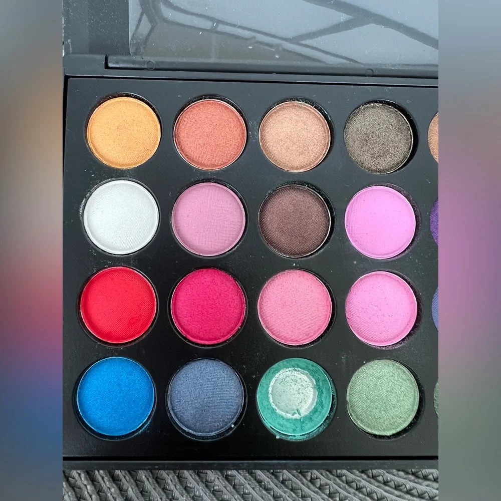 BH Cosmetics Party Girl Palette Eyeshadow Festival Rave Colorful